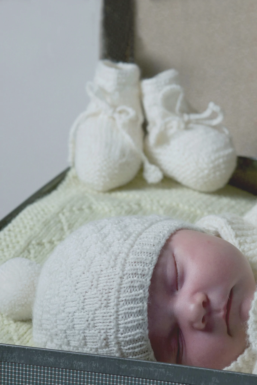 Sugar Plum Baby Hat and Booties BC46 in 4 Ply