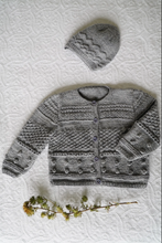 Load image into Gallery viewer, Frankie Cardi and Hat BC91 in 4 Ply
